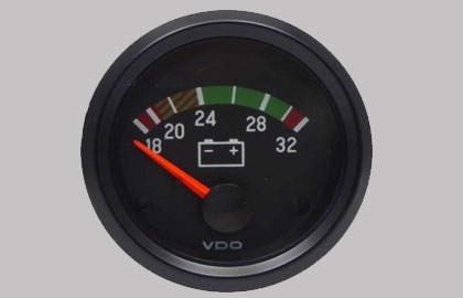 Voltmeter 18-32V